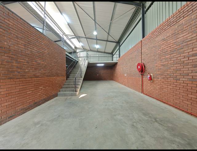 376M² WAREHOUSE TO LET IN ORMONDE